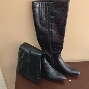 New Directions Dark Croc-Patterned Heeled Boots